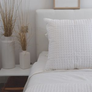 couvre lit plumetis beige