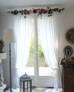 cantonnière rideaux guirlandine shabby roses et pivoines