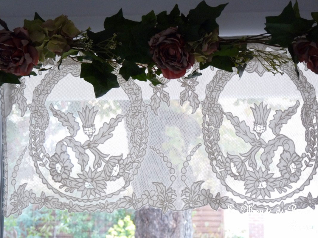 Cantonnières romantiques style shabby chic - Le Monde de Rose Cantonnières romantiques style shabby chic - Le Monde de Rose