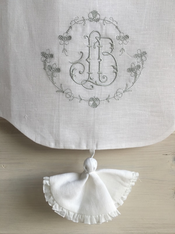 Grande Cantonnère Grse Et Blanche Décor Fémnn | Têtes De Rdeaux