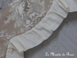 Cantonnière volantée Toile de Jouy Beige