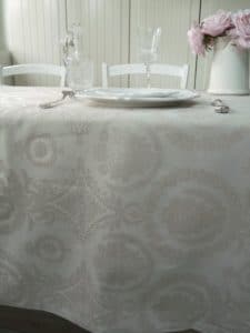 Nappe damassée beige