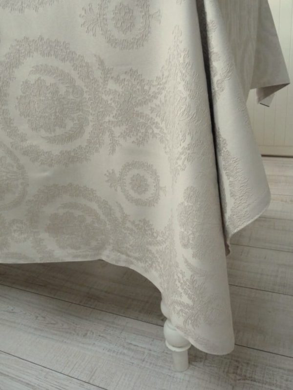 Nappe damassée beige