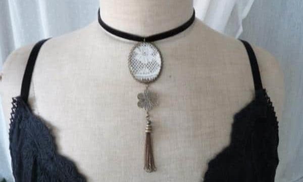 Collier en dentelle Collier en dentelle