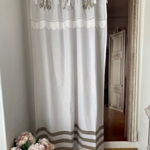 rideau festons campagne monogramme