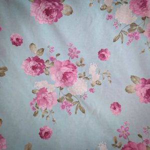 Tissu shabby motif grandes fleurs fond bleu détail largeur 280 cm