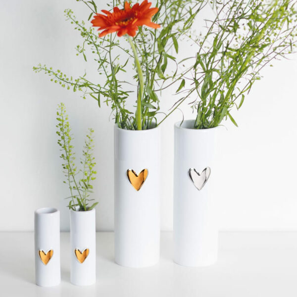 2 petits vases coeur doré